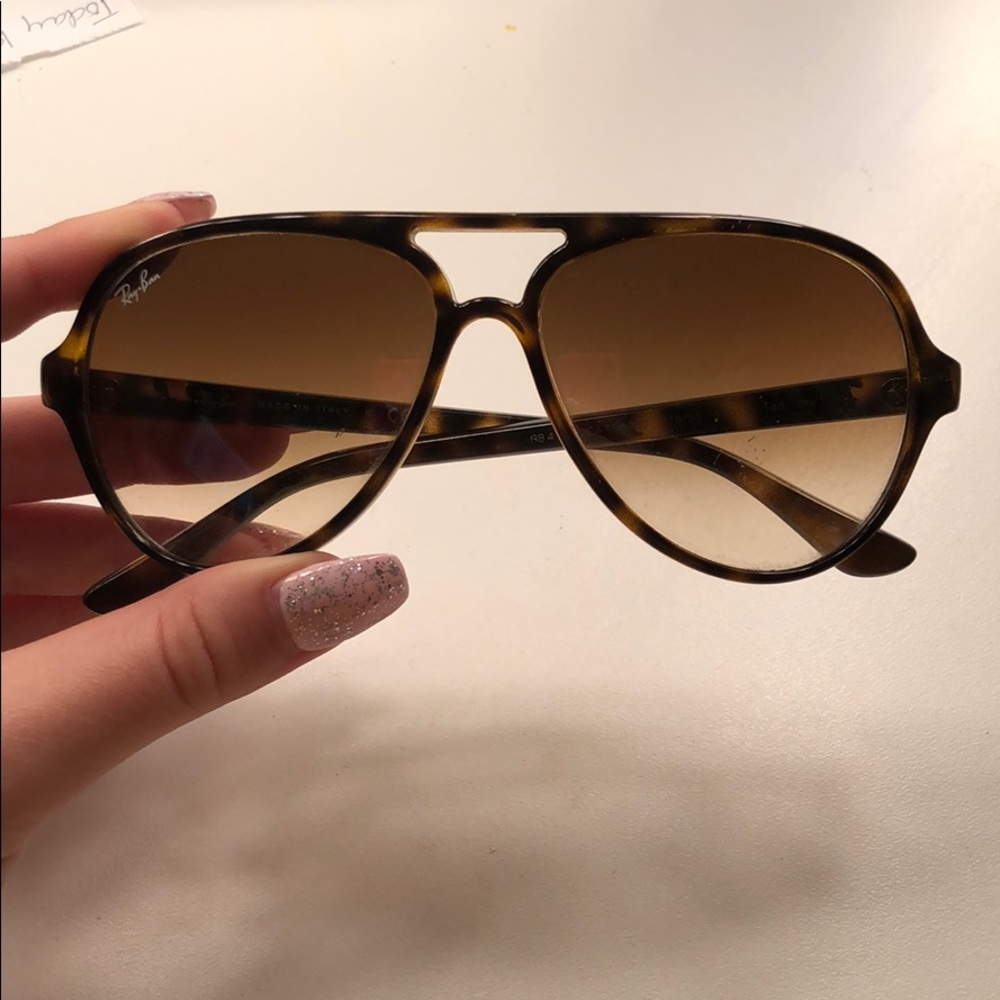 Raybans Cat5000